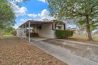 1506 Honeysuckle Ln in New Braunfels, TX - Building Photo - Building Photo