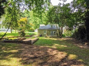 2278 Venetian Dr SW in Atlanta, GA - Building Photo - Building Photo
