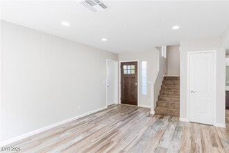 1024 N Seabury Hill Ct in Las Vegas, NV - Building Photo - Building Photo