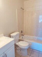 5760 S Park Ave in Tucson, AZ - Building Photo - Building Photo