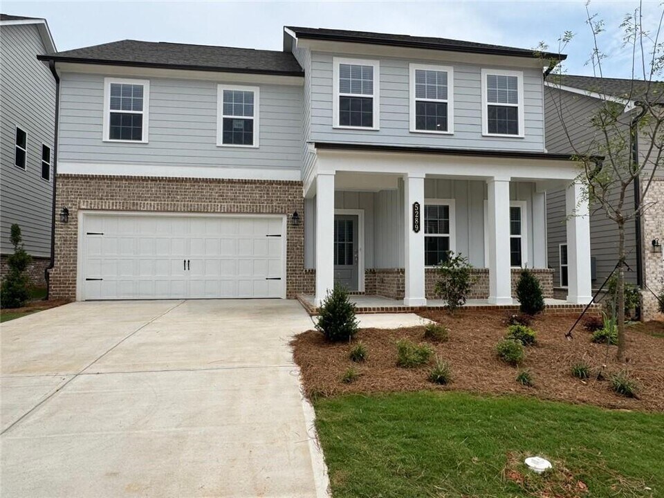5289 Frontier Ct in Flowery Branch, GA - Building Photo