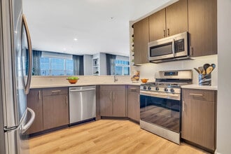 Ewing Town Center Apartments in Ewing, NJ - Foto de edificio - Building Photo
