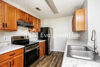 5893 Strathmoor Manor Cir in Lithonia, GA - Building Photo - Building Photo