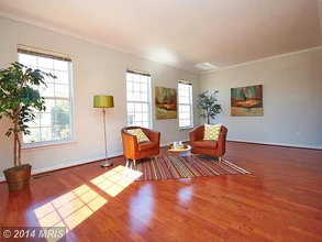 2539 James Maury Dr in Herndon, VA - Foto de edificio - Building Photo