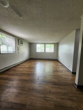 Southern Park Apartments in Des Moines, IA - Building Photo - Building Photo