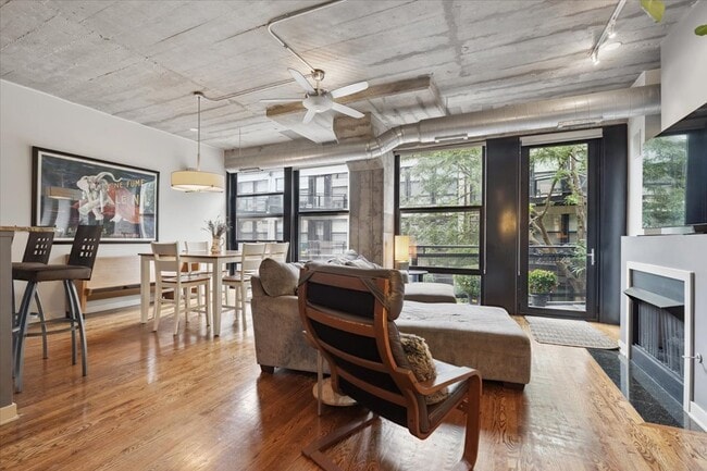 1150 W 15th St in Chicago, IL - Building Photo - Building Photo
