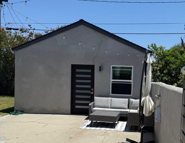 1904 S Bedford St in Los Angeles, CA - Building Photo - Building Photo