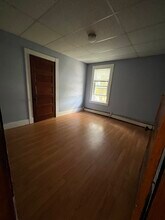 205 Cumberland St in Rumford, ME - Foto de edificio - Building Photo