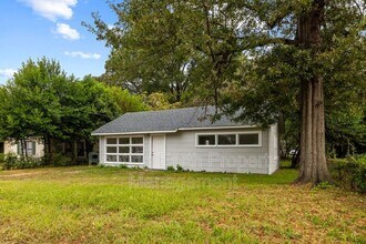 341 Chisholm St in Montgomery, AL - Building Photo - Building Photo