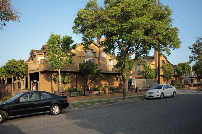 20732-20734 Seine Ave in Lakewood, CA - Building Photo - Building Photo