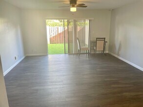 2700 S Oakland Forest Dr in Oakland Park, FL - Building Photo - Building Photo