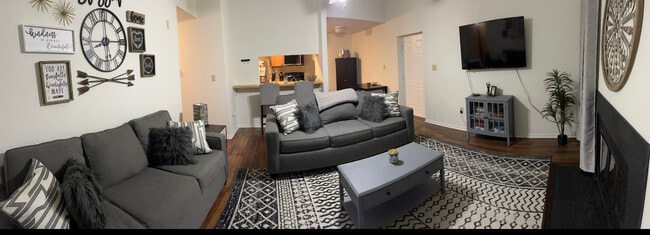 7701 Flannagan Ct, Unit 5 in Richmond, VA - Foto de edificio - Building Photo