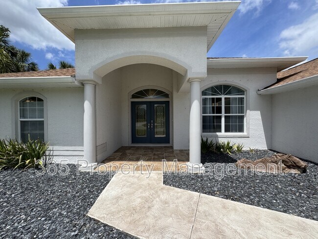 205 Monica St in Port Charlotte, FL - Building Photo - Building Photo