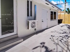 2273 SW 5th St in Miami, FL - Building Photo - Building Photo