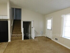 8079 Kendrick Rd in Jonesboro, GA - Building Photo - Building Photo