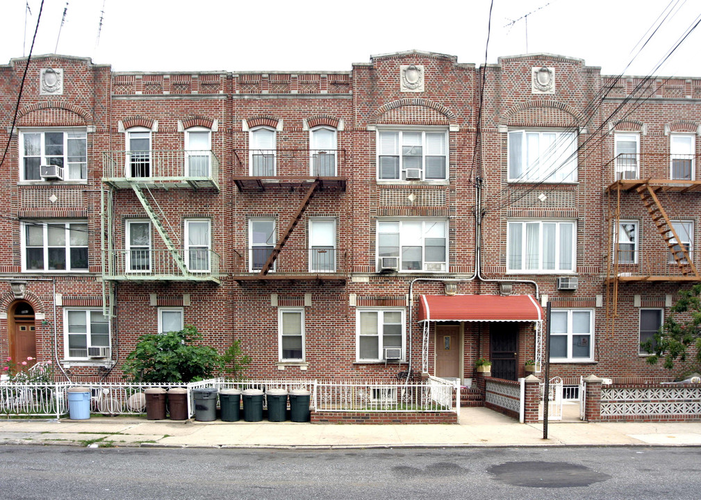 2361 81st St in Brooklyn, NY - Foto de edificio