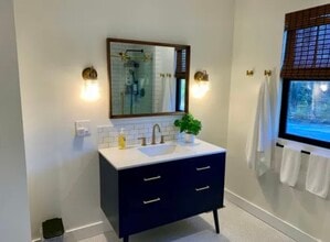 249 New Hampshire Rte 103 in Sunapee, NH - Building Photo - Building Photo