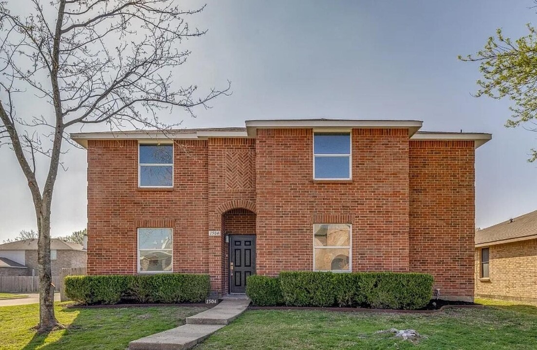 Comfortable Lancaster living with space to relax and entertain in Lancaster, TX - Foto de edificio