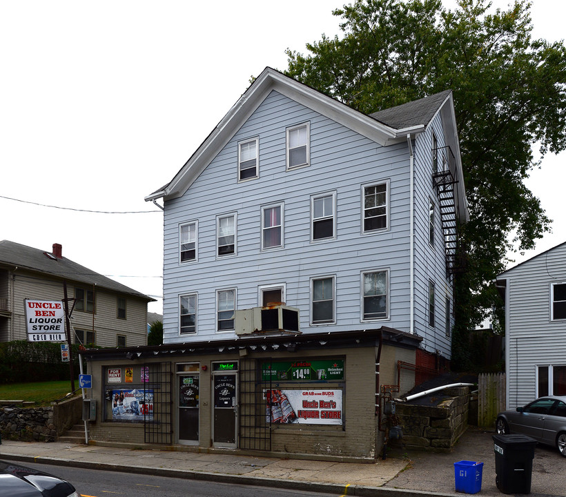 938-940 Douglas Ave in Providence, RI - Building Photo