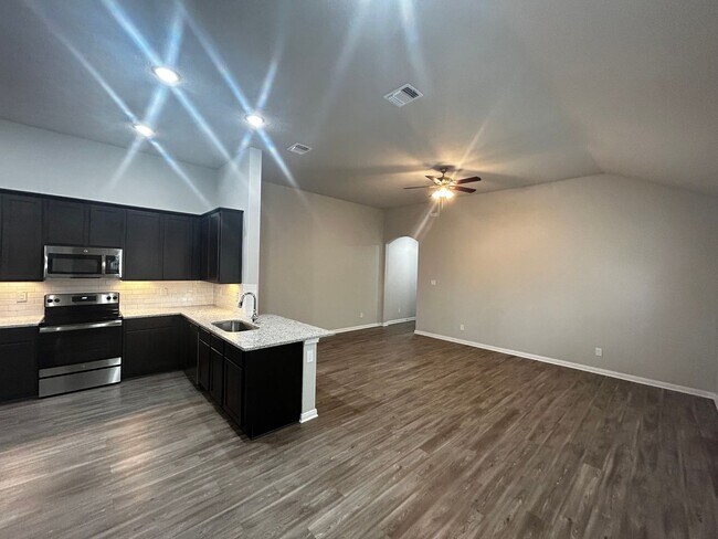 431 Emma Dr in New Braunfels, TX - Building Photo - Building Photo