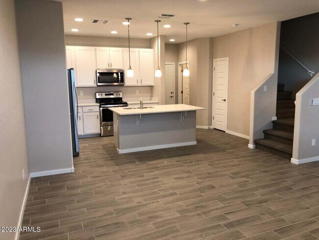 594 W Westchester Ave in Tempe, AZ - Building Photo - Building Photo