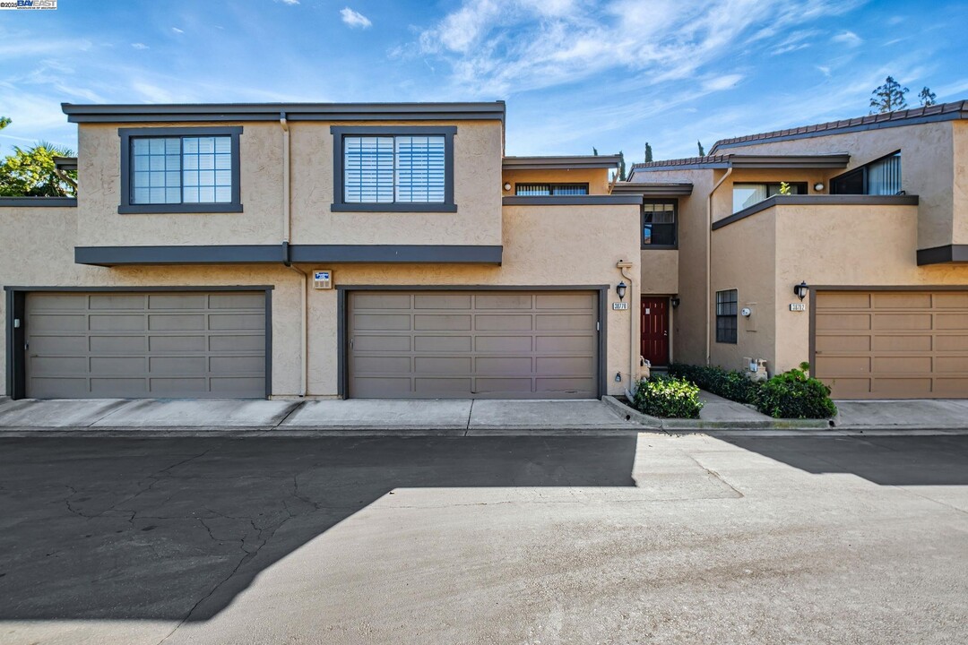 38776 Crane Terrace in Fremont, CA - Building Photo