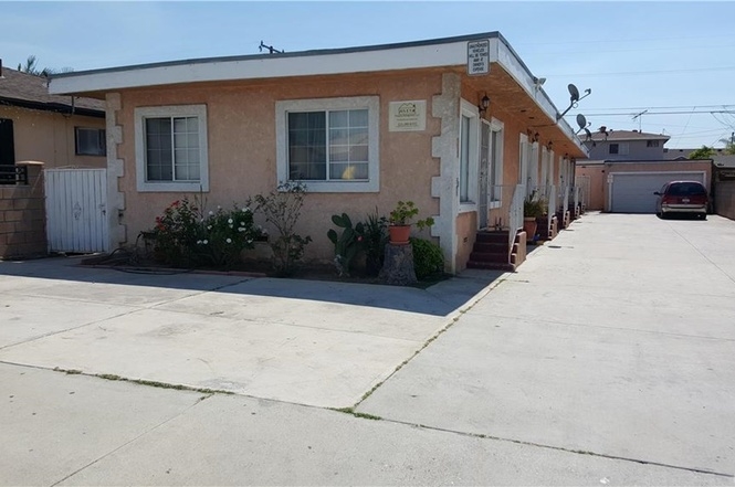 656 Simmons Ave in Montebello, CA - Building Photo