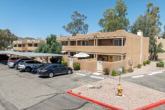 Villa Santa Fe in Phoenix, AZ - Foto de edificio - Building Photo