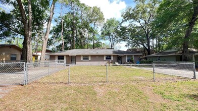 6216 SW 10th Pl in Gainesville, FL - Building Photo - Building Photo