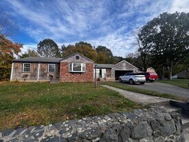 1823 Meridian St in Fall River, MA - Building Photo