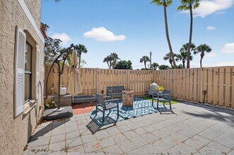 4310 Village Dr in Delray Beach, FL - Building Photo - Building Photo