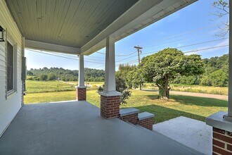 4470 Lonesome Pine Trail in Greeneville, TN - Building Photo - Building Photo