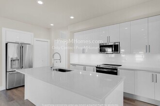 4089 SE 68th Ave in Hillsboro, OR - Building Photo - Building Photo