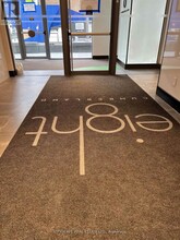 8-1808 Cumberland St in Toronto, ON - Building Photo - Building Photo