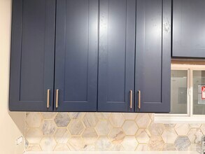 6704 N Trumbull Ave in Lincolnwood, IL - Foto de edificio - Building Photo