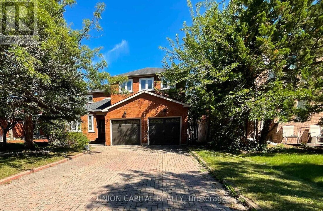60 Brooklyn Crescent in Markham, ON - Building Photo