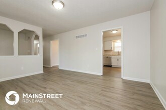 1404 N Aztec Ave in Independence, MO - Foto de edificio - Building Photo