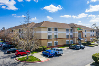 Furnished Studio - Pleasanton in Pleasanton, CA - Foto de edificio - Building Photo