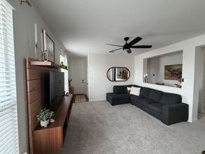 15307 Oceanus Dr in San Antonio, TX - Foto de edificio - Building Photo