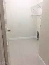 9019 Gladiolus Preserve Cir in Ft. Myers, FL - Foto de edificio - Building Photo