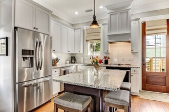 712 Tattnall St in Savannah, GA - Building Photo - Building Photo