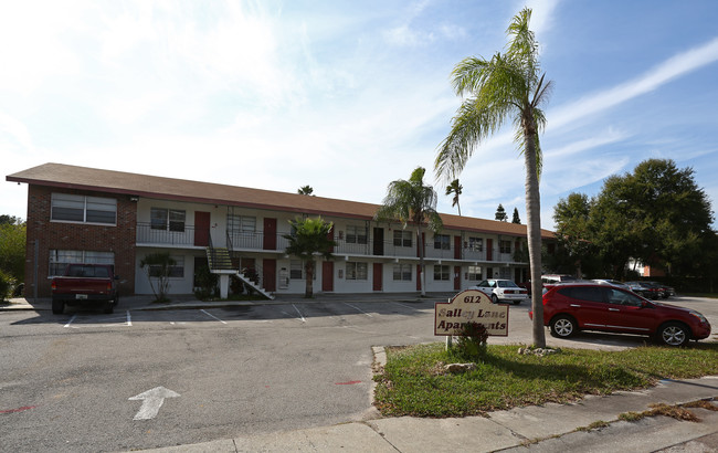 Sally Lane Apartments in Clearwater, FL - Foto de edificio - Building Photo