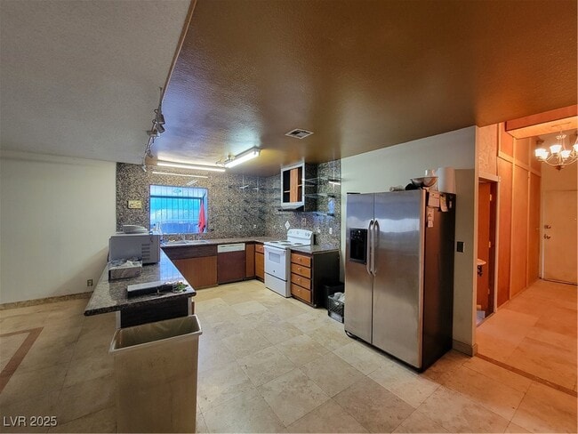 property at 4723 Desert Vista Rd