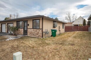 3689 Grant Dr in Reno, NV - Building Photo