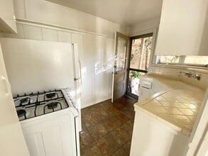 380 N Coast Hwy in Laguna Beach, CA - Building Photo - Building Photo