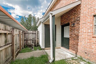 4352 Stumberg Ln in Baton Rouge, LA - Foto de edificio - Building Photo