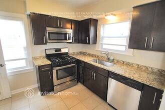 3242 N Oconto Ave in Chicago, IL - Foto de edificio - Building Photo