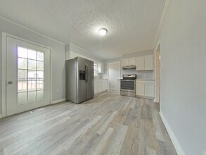 6841 Radial Dr in Fayetteville, NC - Building Photo - Building Photo