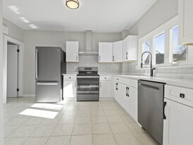 42 William St, Unit 1 in Medford, MA - Building Photo