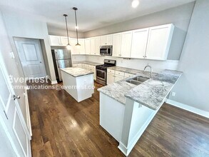 1806B 7th Ave N in Nashville, TN - Building Photo - Building Photo